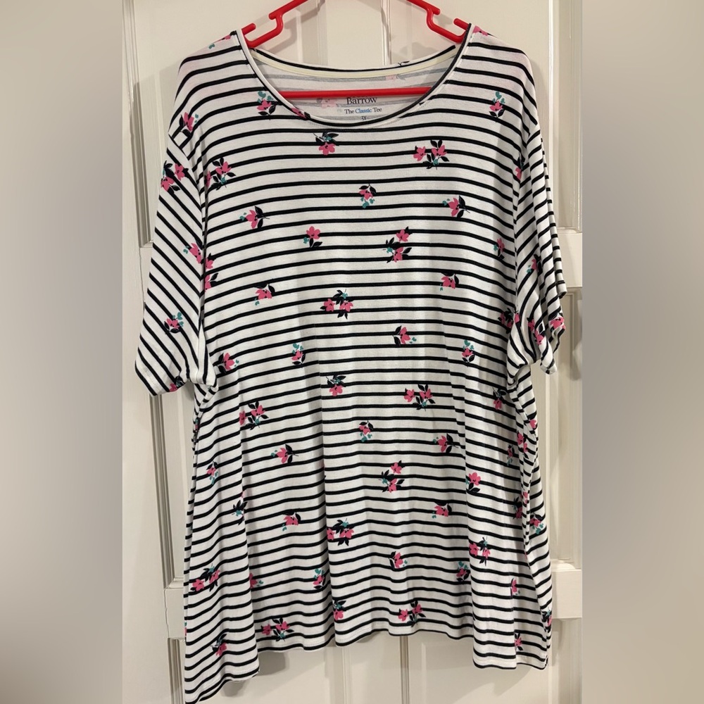 Croft & Barrow Women’s Plus White & Navy Stripes Top with Floral Accents 3X